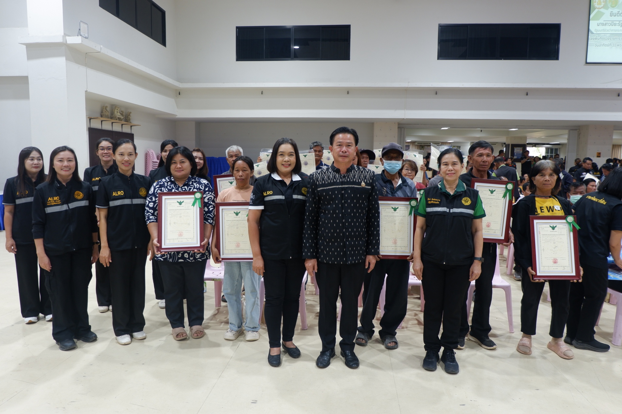 title - ส.ป.ก.พิษณุโลก มอบโฉนดเพื่อการเกษตร ในโอกาสที่รัฐมนตรีช่วยว่าการกระทรวงเกษตรและสหกรณ์ ลงพื้นที่ตรวจราชการในพื้นที่จังหวัดพิษณุโลก จุดที่ 1